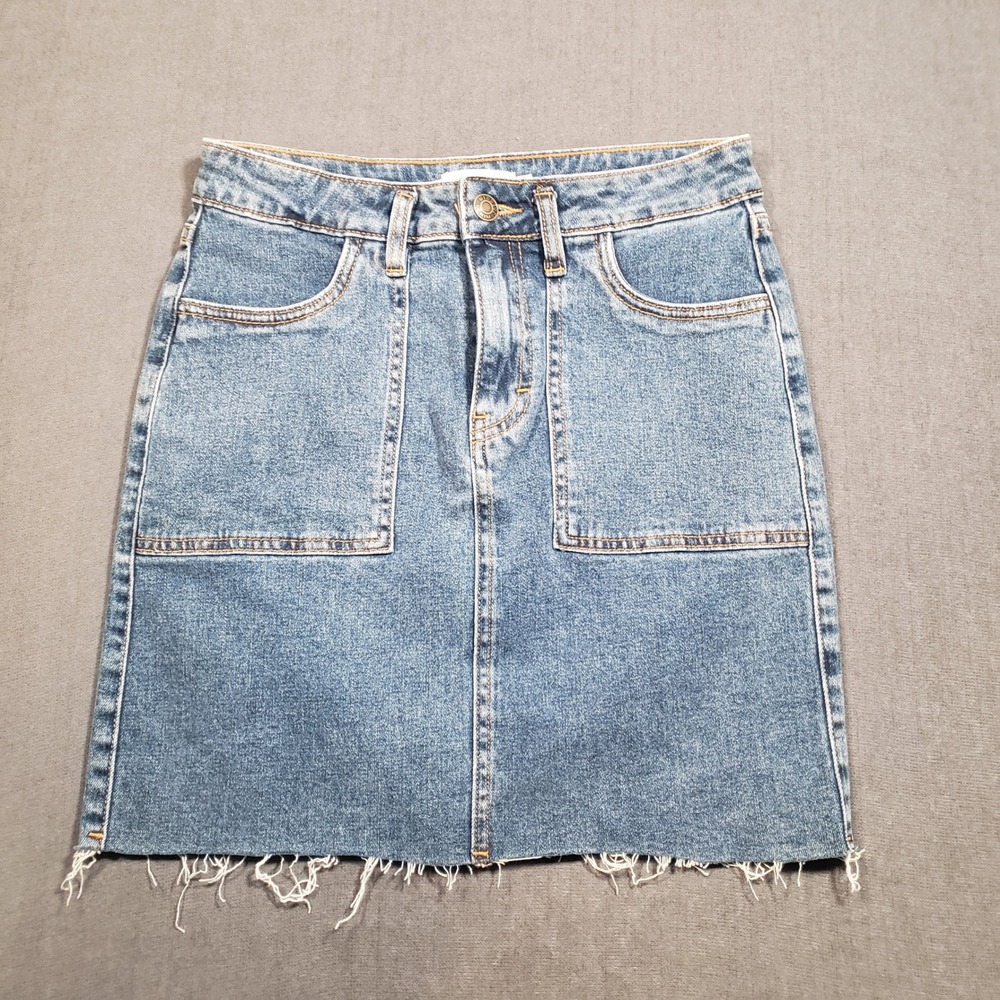 Windsor Denim Mini Skirt Women Size S Blue‎ Medium Wash Raw Hem Patch Pocket